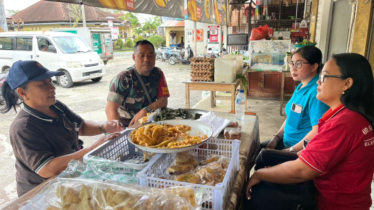Babinsa Desa Landih Melaksanakan Kegiatan (Komsos), Bersama Warga Binaan.