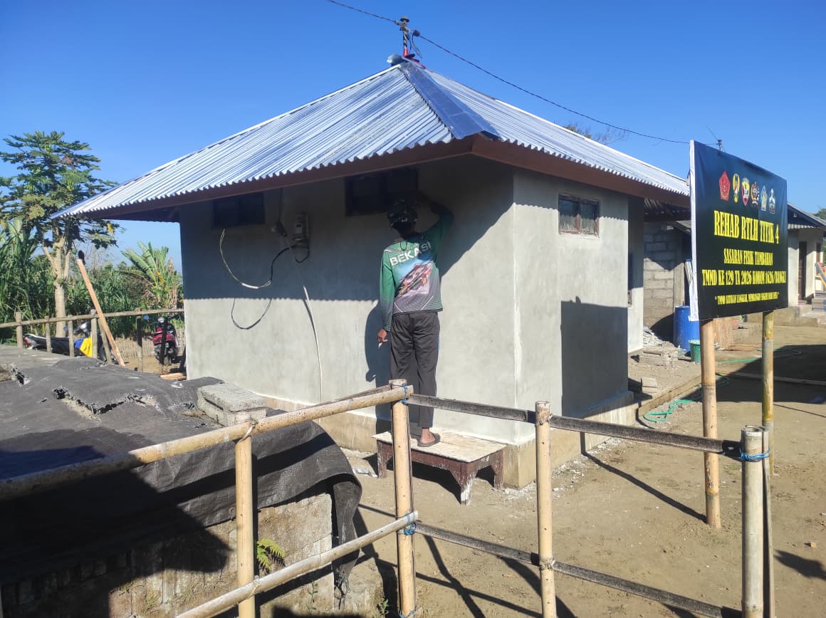 Plafon Kalsiboard TMMD Ke-129 Bangli Hadirkan Rumah Lebih Sehat dan Nyaman