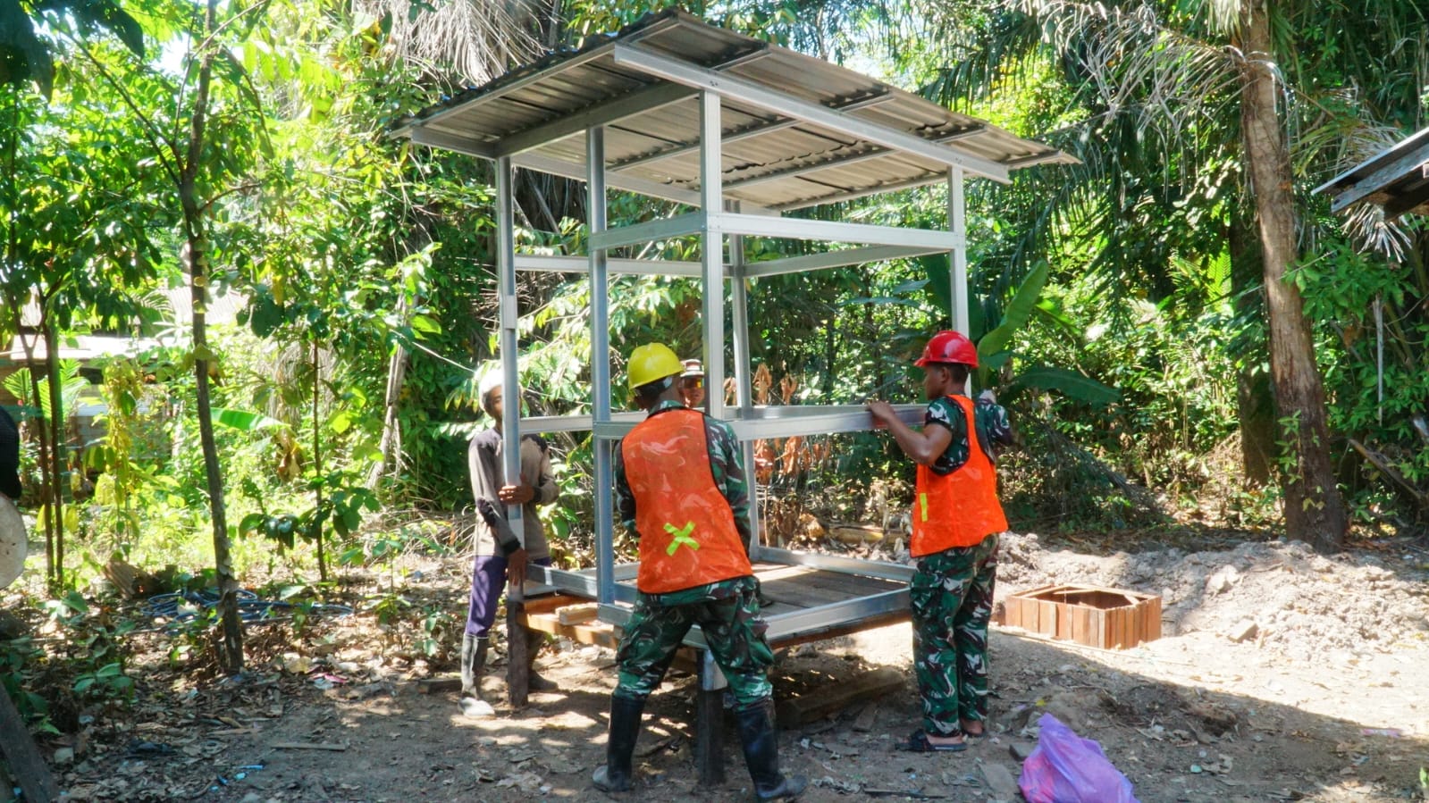 Rumah MCK Sasaran 4 Terus Dibangun, TMMD Ke-129 Hadirkan Sanitasi Layak untuk Warga