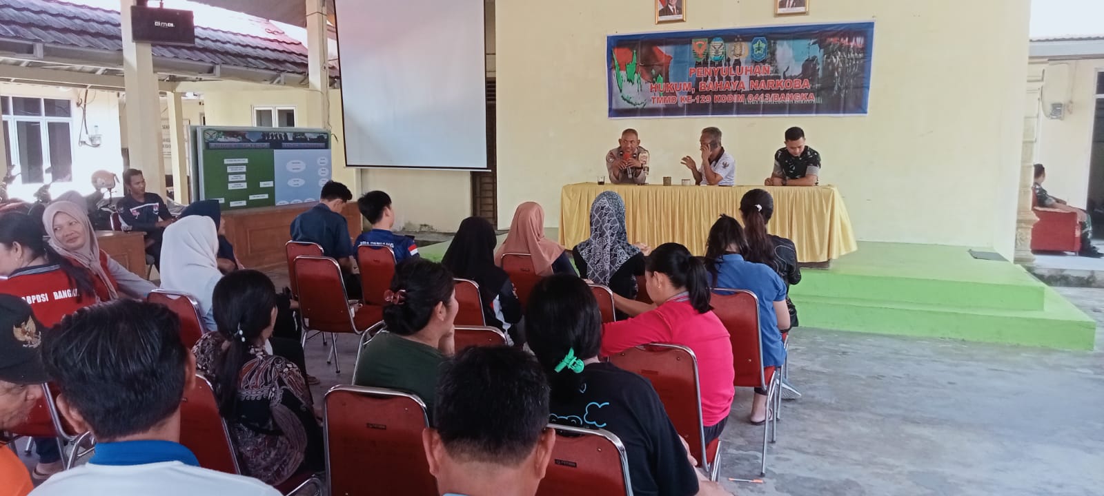 Gandeng Polsek Setempat, Satgas TMMD Ke-129 Kodim 0413/Bangka Sukseskan Penyuluhan Hukum dan Bahaya Narkoba di Desa Deniang