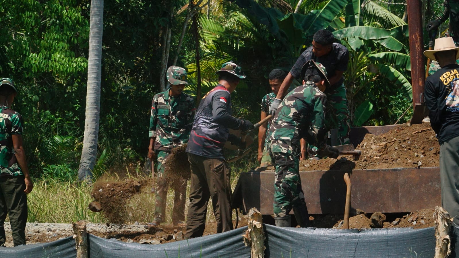 Penimbunan Jalan 1,2 Kilometer Wujud Komitmen TMMD Tingkatkan Akses Transportasi Warga