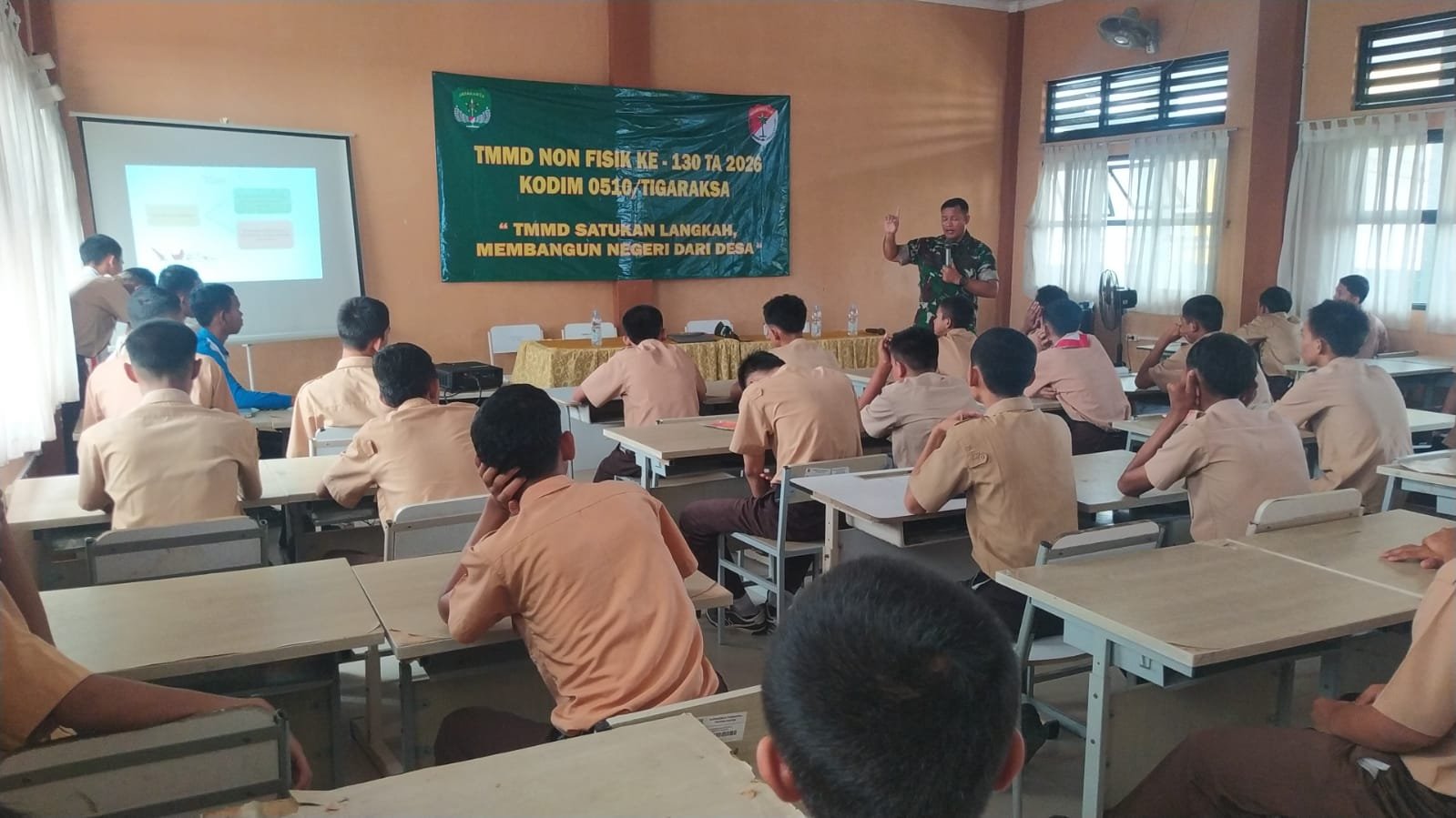 Empat Puluh Pelajar SMKN 11 Tangerang Dapat Pembekalan Kebangsaan dari Kodim