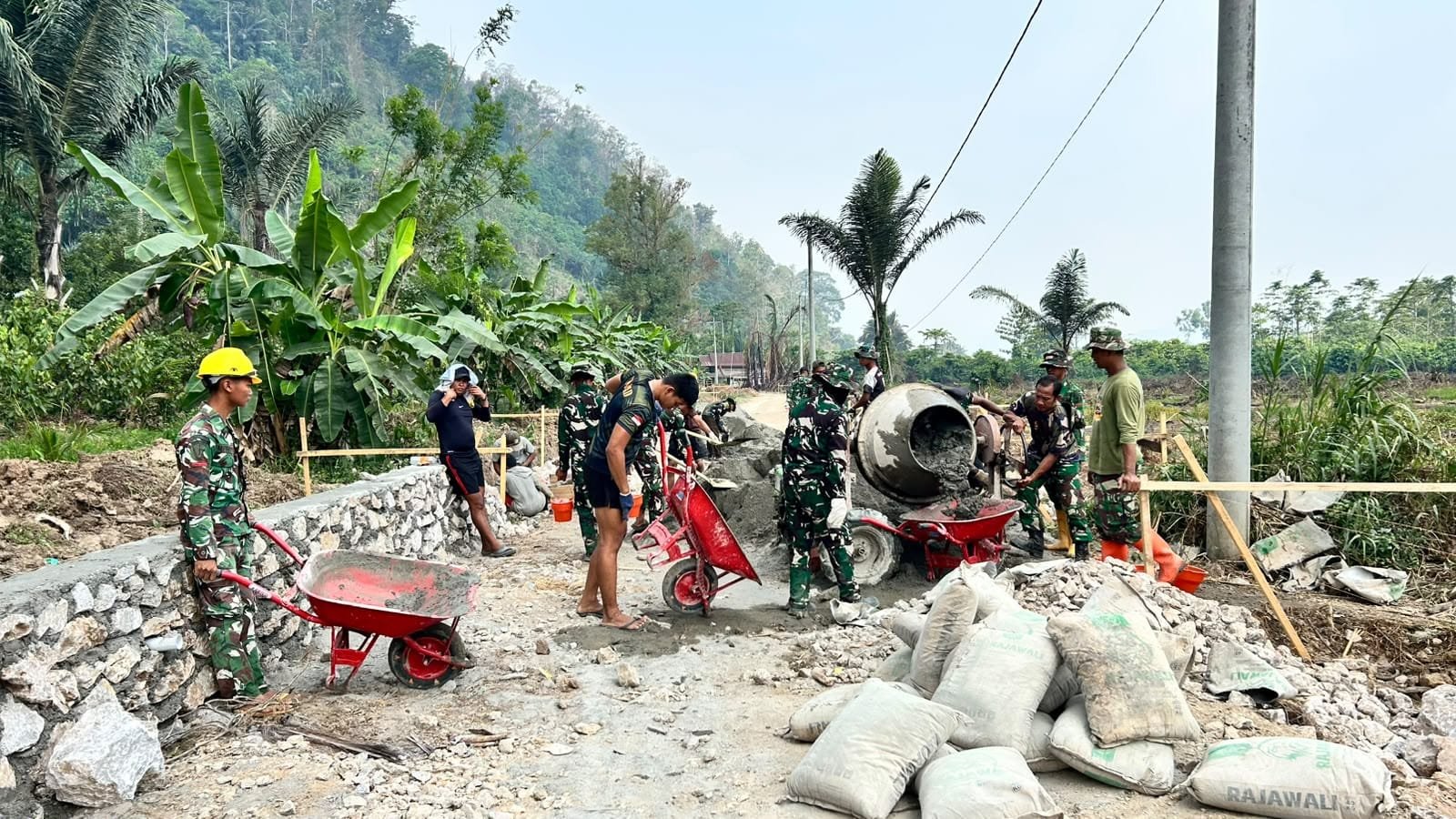 TMMD ke-130 Dorong Semangat Gotong Royong Warga untuk Infrastruktur Parumpanai