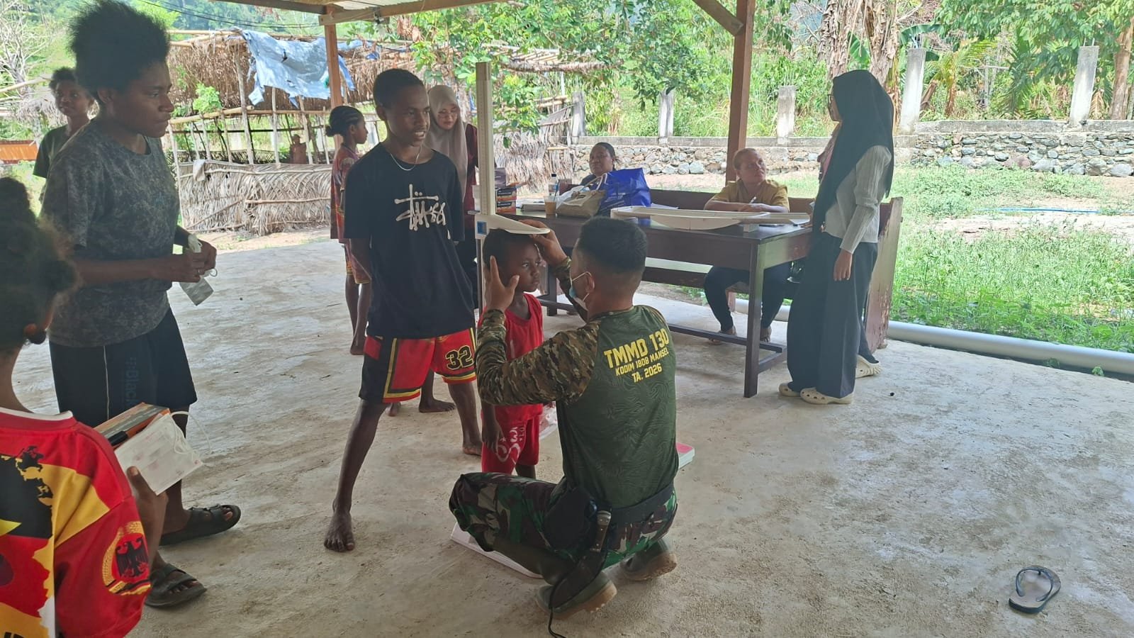 Upaya Sinergis Pantau Kesehatan Anak, TMMD dan Dinkes Awasi Pertumbuhan Yamboi