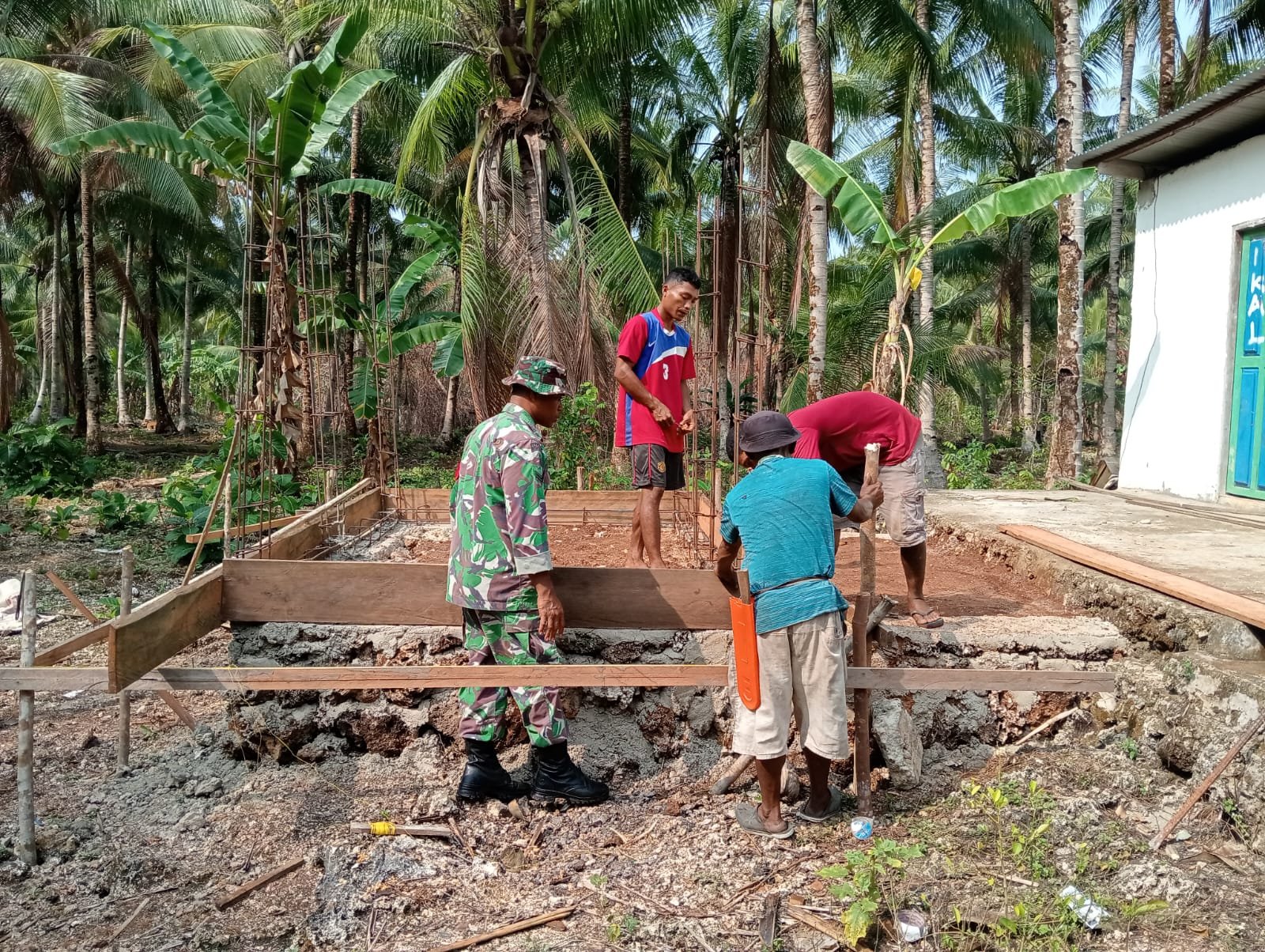 Satgas TMMD Kodim 1512/Weda Fokus Bangun Sarana Beribadah di Kacepi
