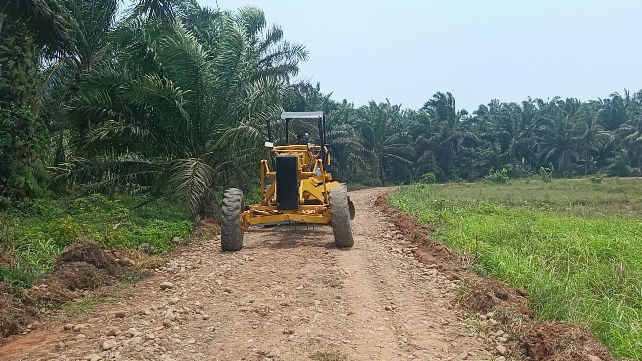 Kemandirian Masyarakat Kandang Limun Terwujud Lewat Proyek Pembangunan Jalan TMMD