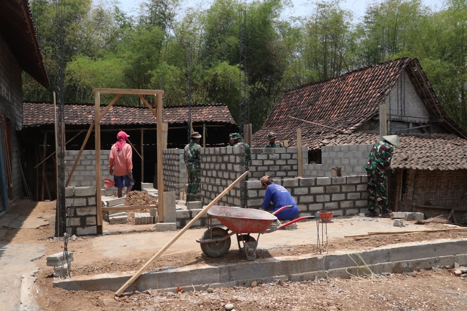 Partisipasi Aktif Komunitas Mempercepat Perbaikan Rumah di Tulungagung