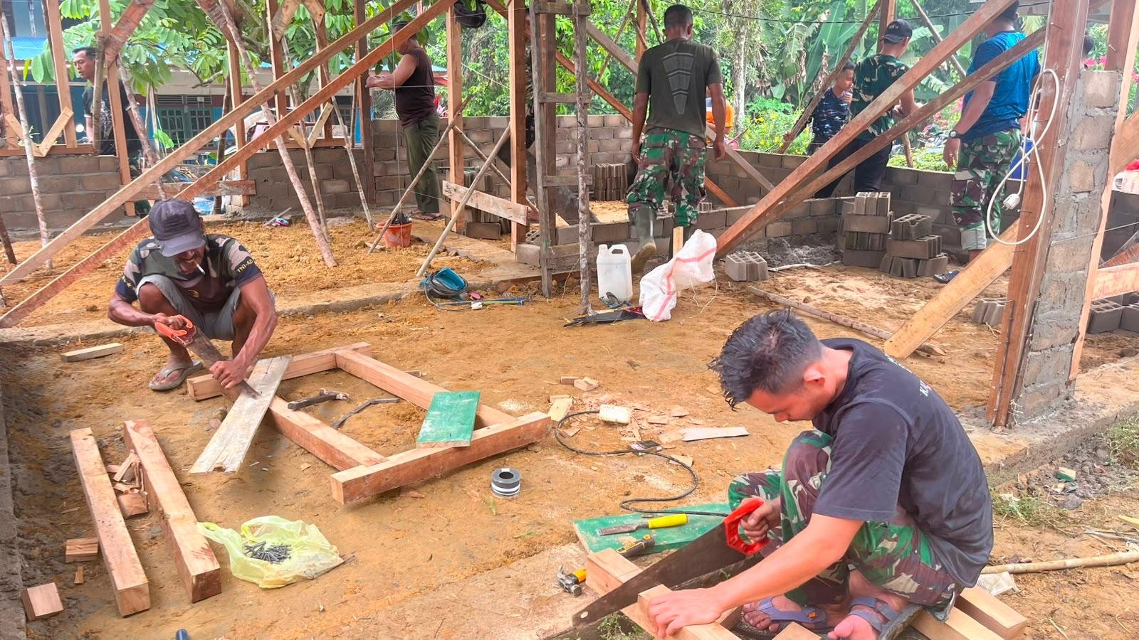 Proyek TMMD Landak: Mewujudkan Ruang Layak untuk Ibu Suhanim dan Keluarga