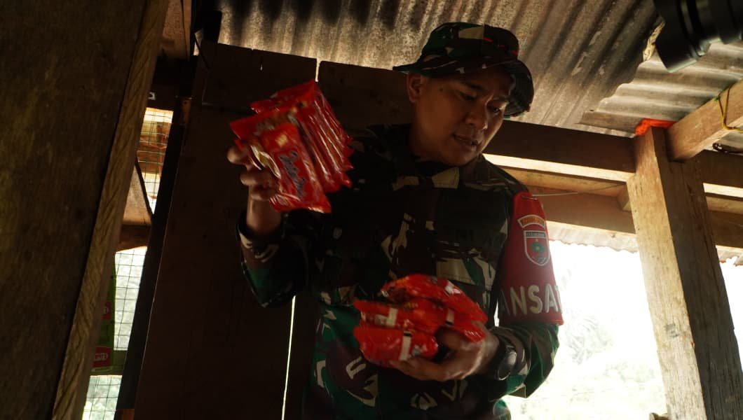 Kehadiran Prajurit TMMD ke-130 Memberi Napas Baru bagi Warung Warga Rande-Rande
