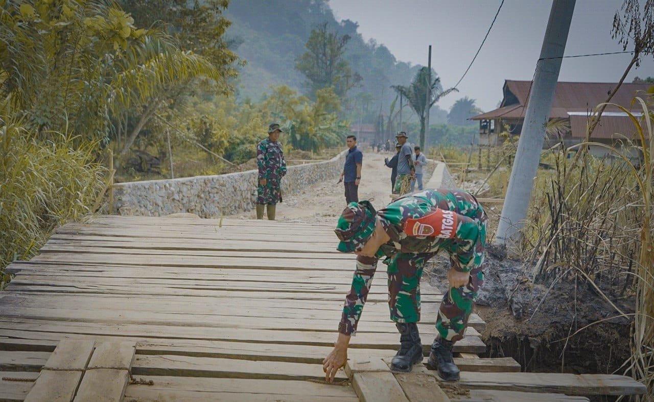 Dansatgas TMMD ke-130 Mendorong Kerja Tim dan Semangat Prajurit di Luwu Timur