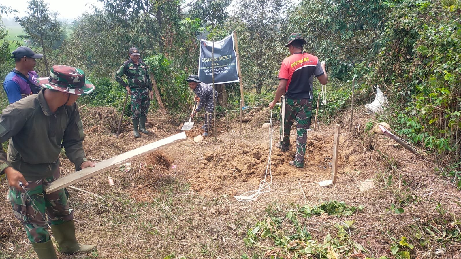 Inisiatif Satgas TMMD ke-130: Pembangunan MCK untuk Desa Leboni Dimulai