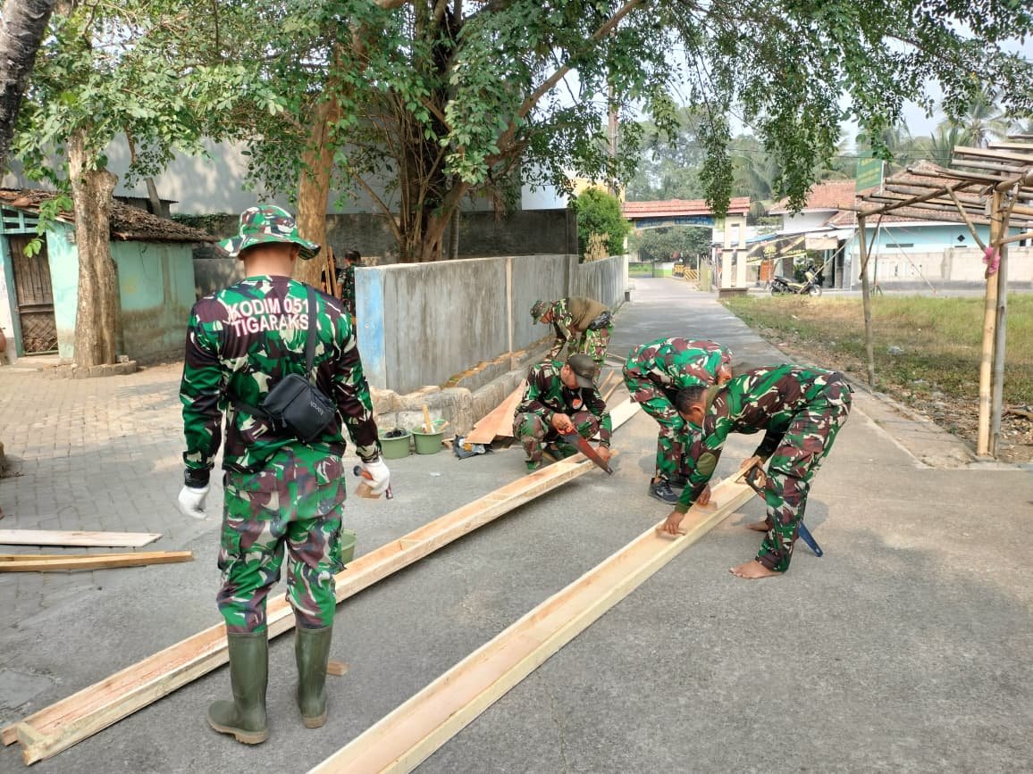 Inisiatif Satgas TMMD ke-130: Penyempurnaan Bekisting untuk Kualitas Konstruksi