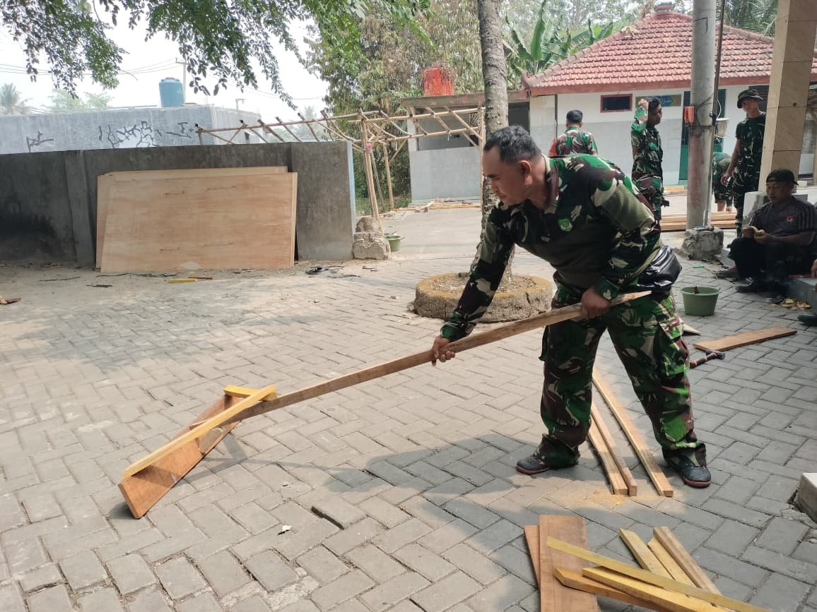 Satgas TMMD ke-130 Ciptakan Alat Sederhana untuk Percepat Pembangunan Desa