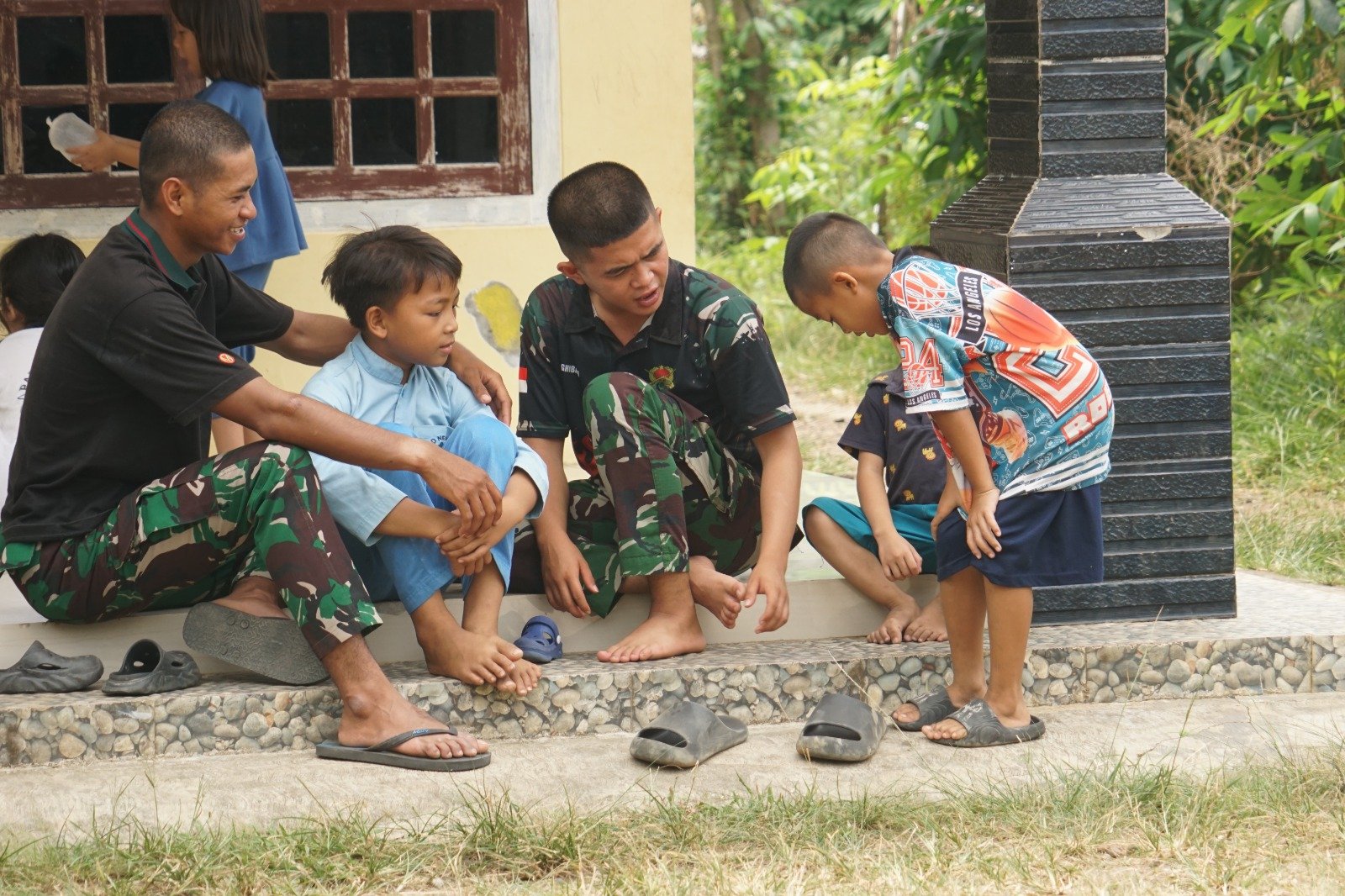 Satgas TMMD ke-130 Ciptakan Keceriaan Anak Melalui Kegiatan Positif di Bengkulu