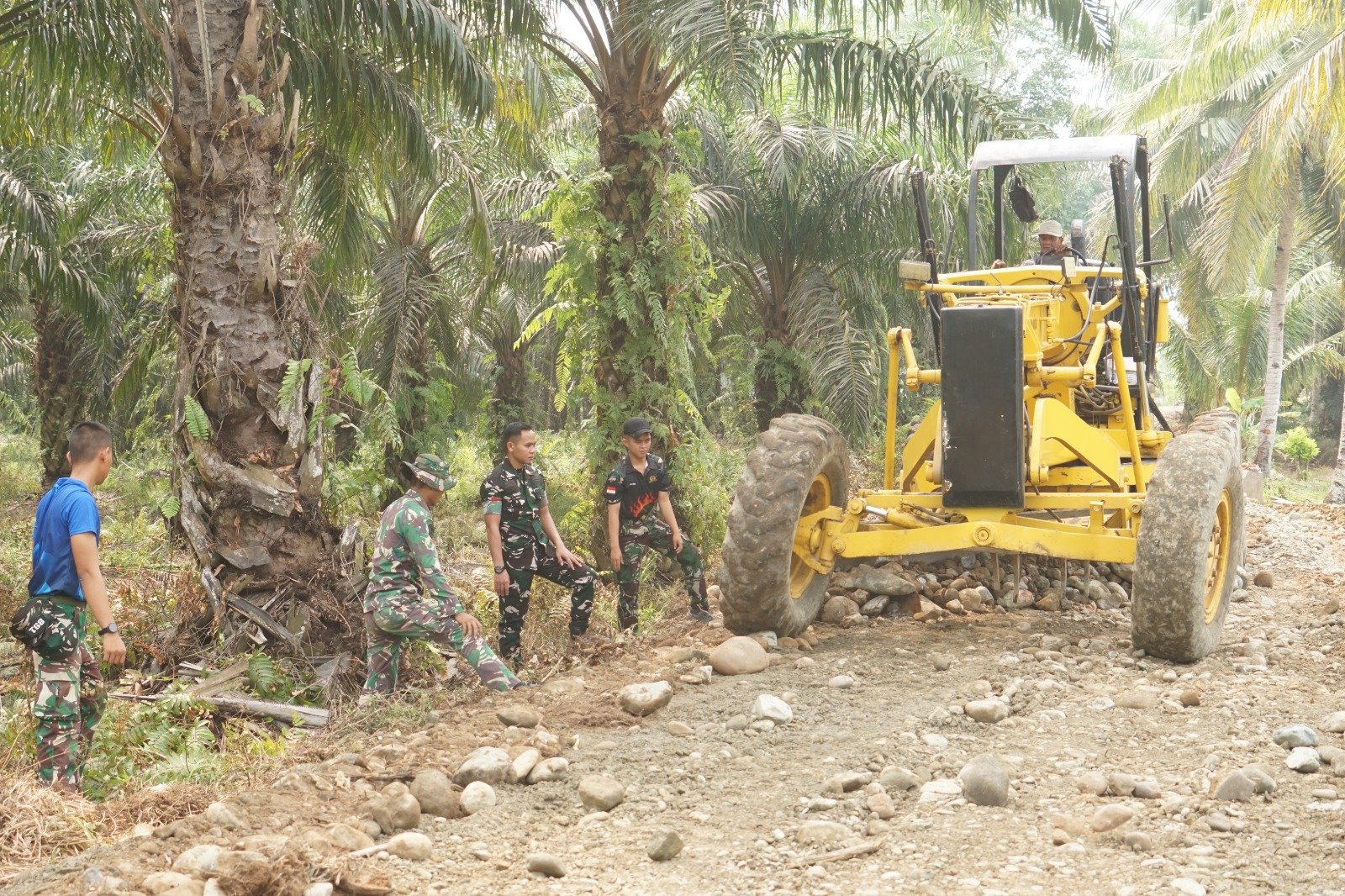 Jalan Baru TMMD ke-130 Harapan Baru bagi Masyarakat Perbatasan Bengkulu Tengah