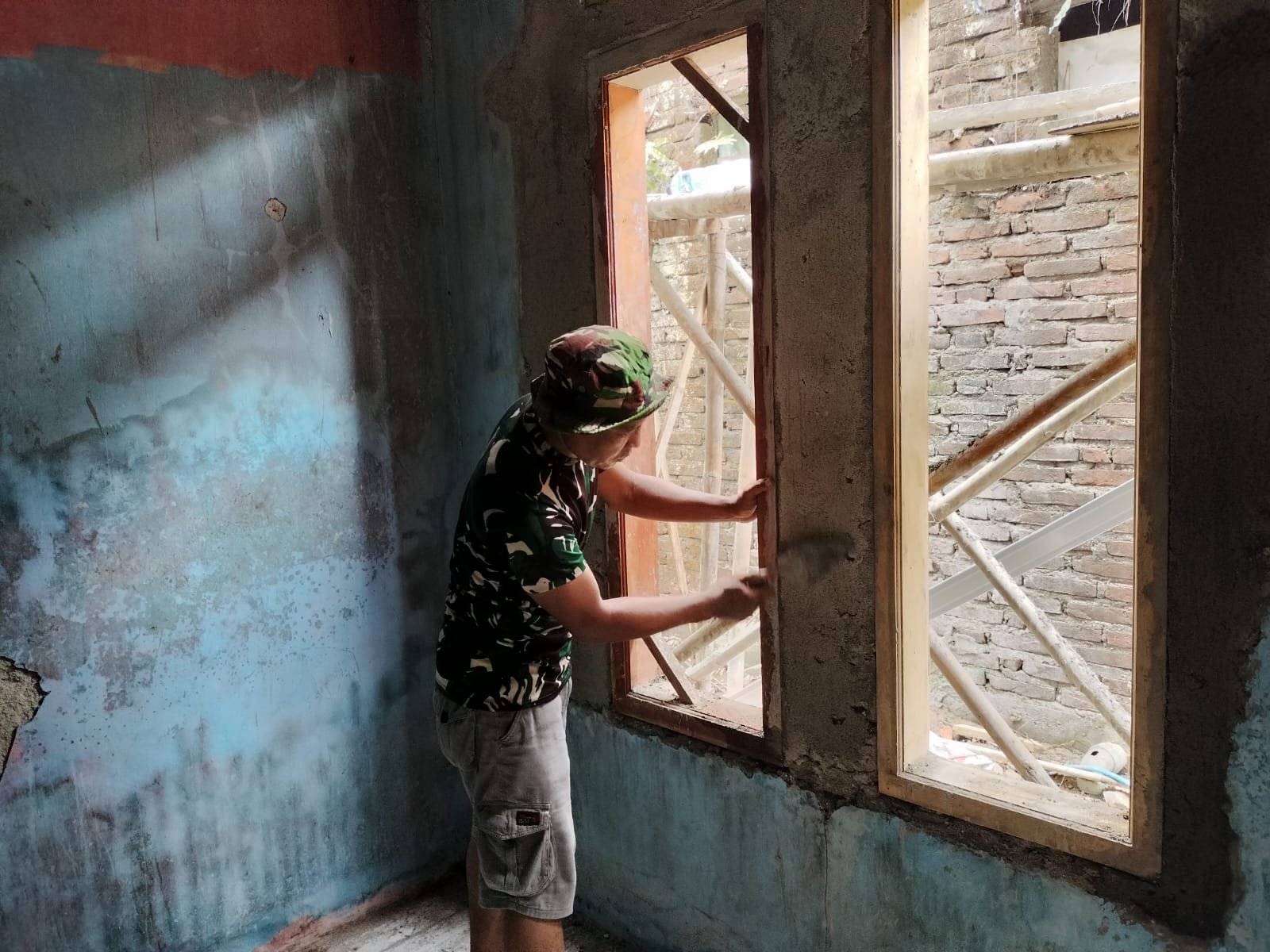 TNI Perkuat Komitmen Pembangunan Rumah Layak bagi Bapak M. Syafi’i di Jayanti