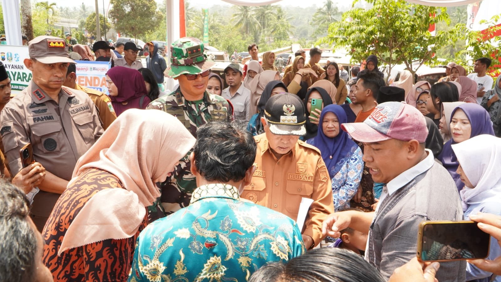 Kunjungan Dandim dan Bupati Malang untuk Tingkatkan Ekonomi UMKM di Jabung